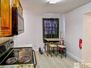 4024 E Paris St, Tampa, FL 33610