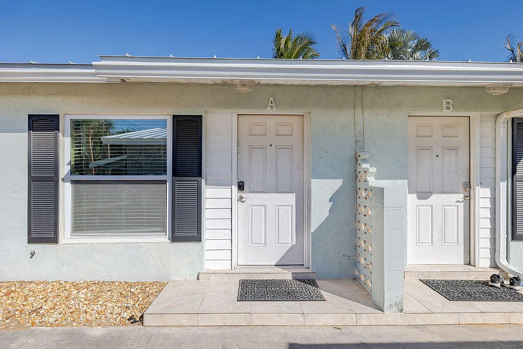 3 bed, 2.0 bath, 1015 sqft, $2,150 — Photo 1