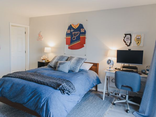 1705 Northfield Sq APT E, Winnetka, IL 60093