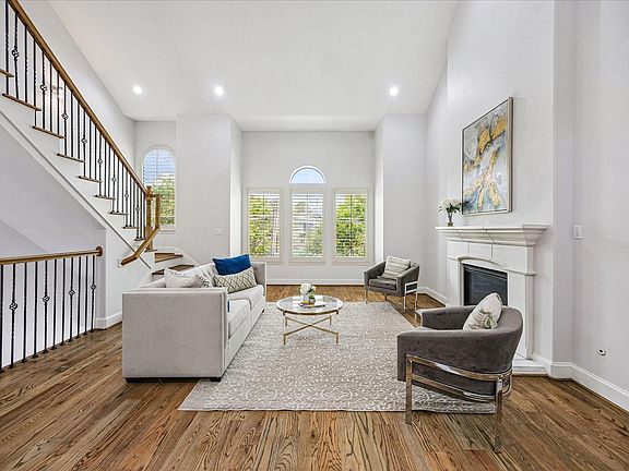 5th image of 608 Westcott St