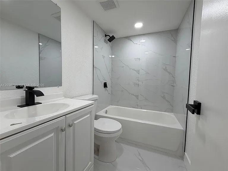 3540 N University Dr #C-6 — Photo 4