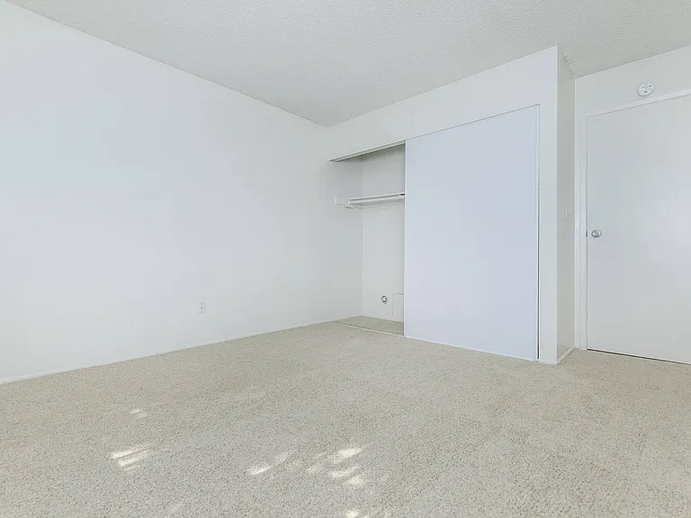Del Amo Apartment Homes — Photo 24