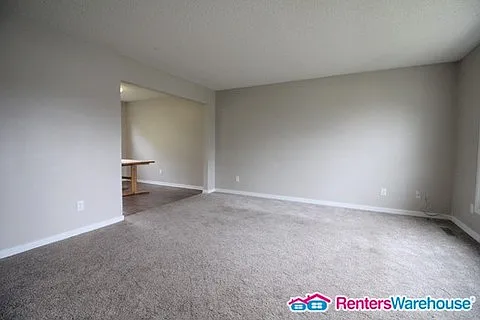 Three Bedroom Duplex — Photo 3