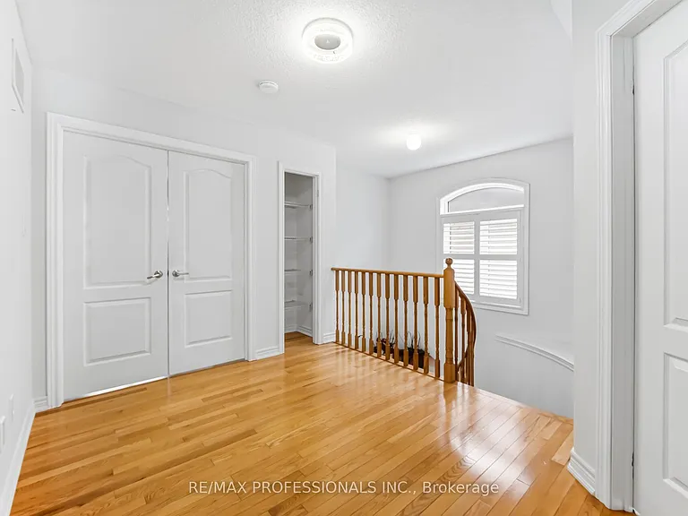525 Scott Blvd — Photo 15