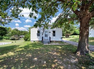 10525 Hobday Ave, Saint Ann, MO 63074