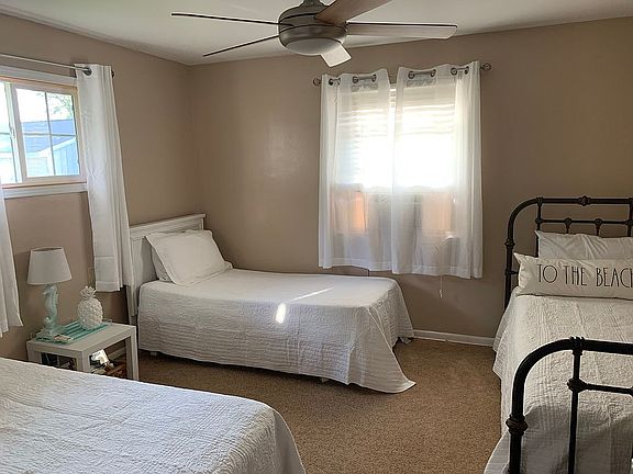 4th image of 419 Fruit St