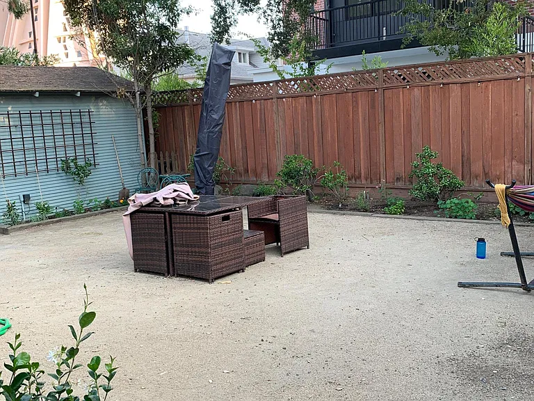 518 Byron St — Photo 19