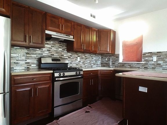 4th image of 836 Hicks St #1F