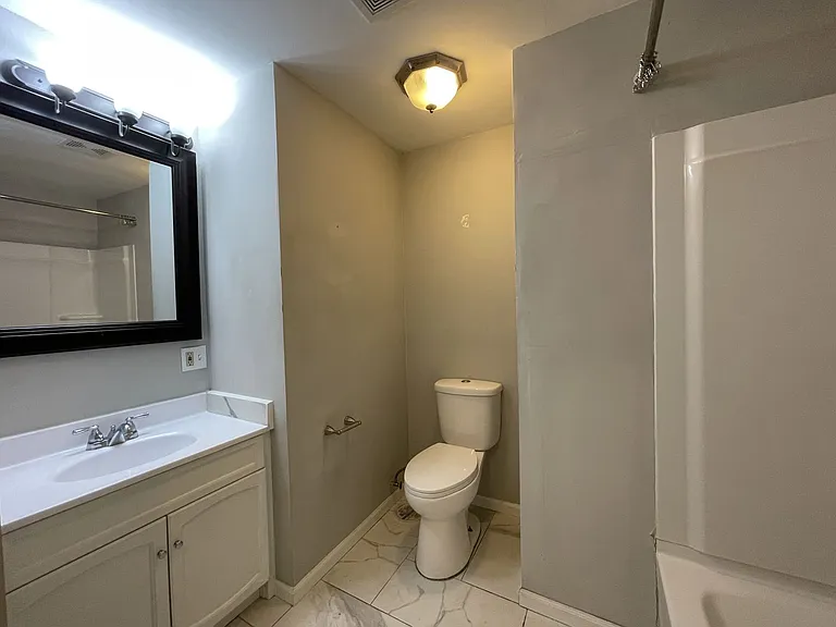 315 Buchanan — Photo 12