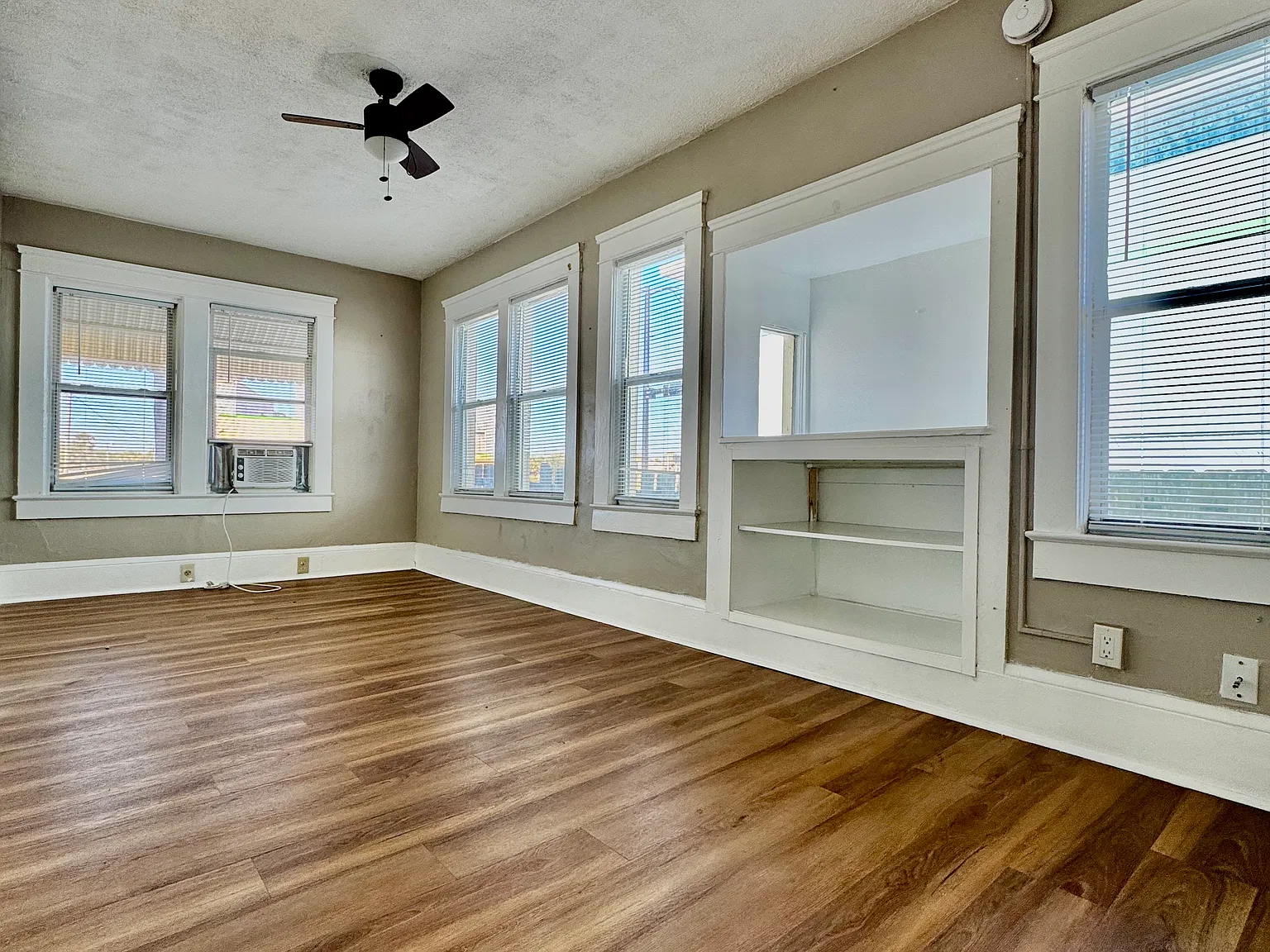 1 bed, 650 sqft, $1,200 — Photo 2