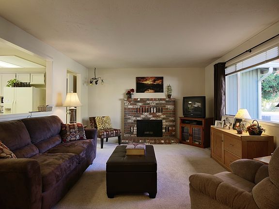 4th image of 549 Driftwood Pl