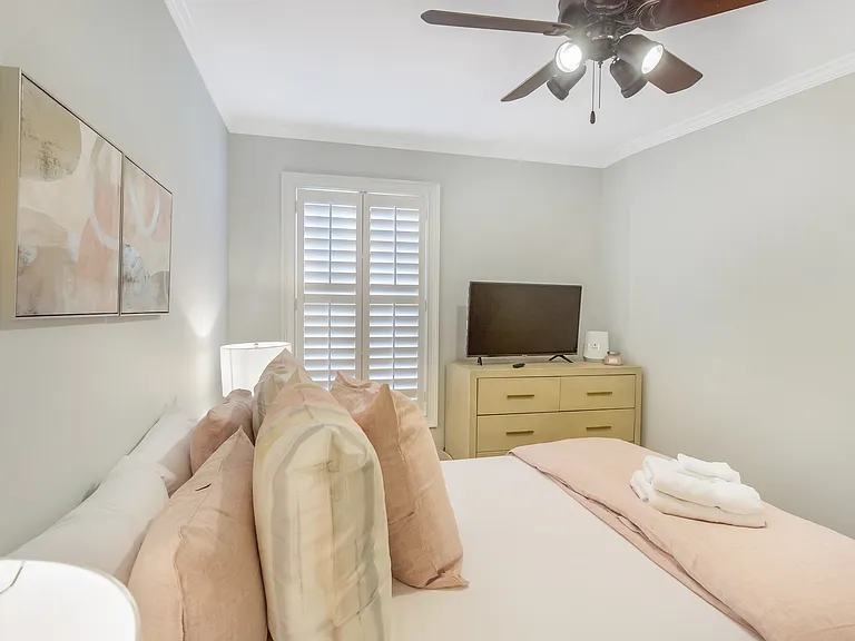 712 Barnard St — Photo 25