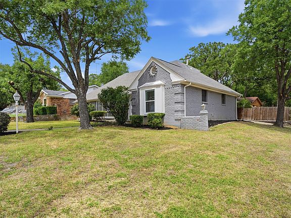3rd image of 2121 Canton Dr