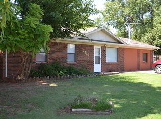 2716 Owen Dr, Clinton, OK 73601