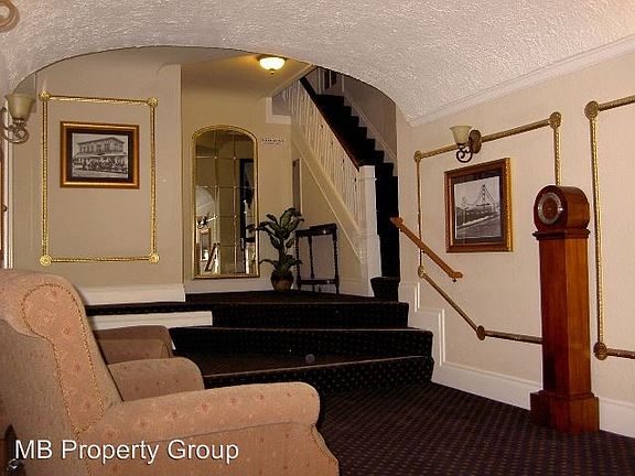 3rd image of 855 Waller St APT 9