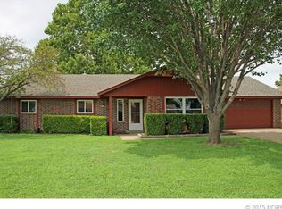 805 Castle Rd, Bartlesville, OK 74006