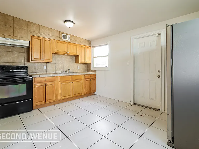 9295 Starkey Rd — Photo 8