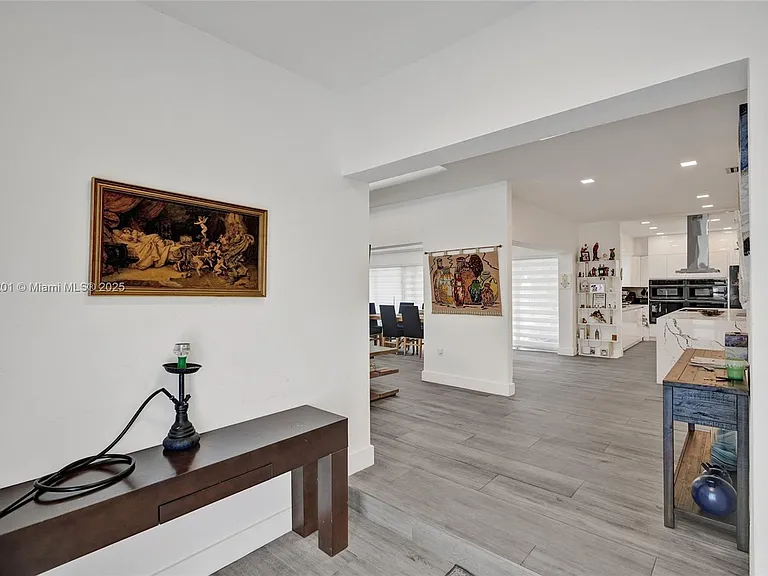 3784 Sheridan Ave — Photo 13