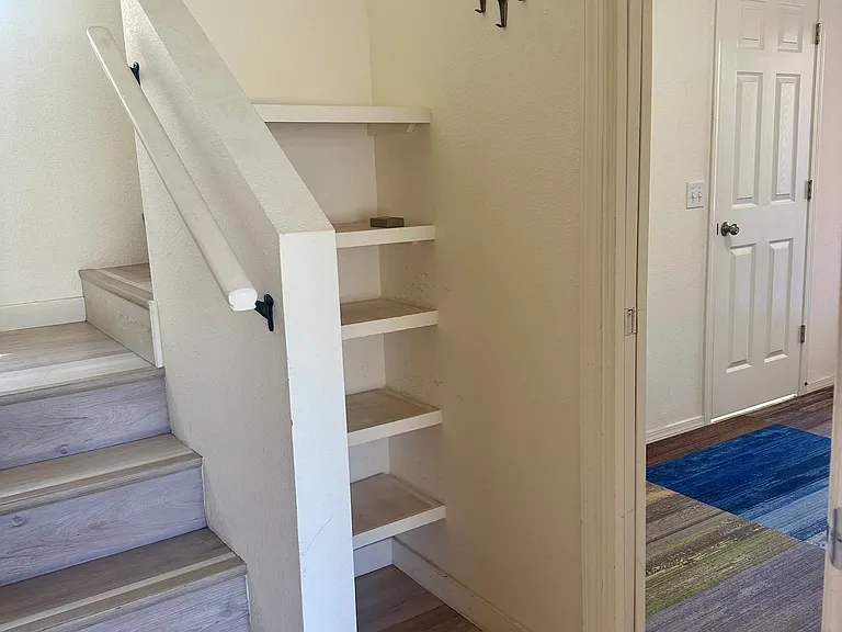 896 Front St #A — Photo 4