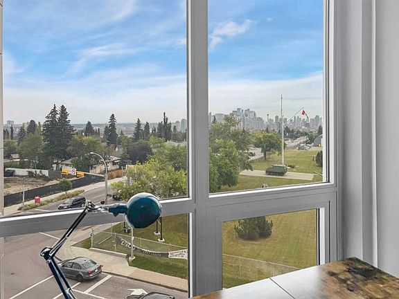 2nd image of 2505 NE 17th Ave SW #407