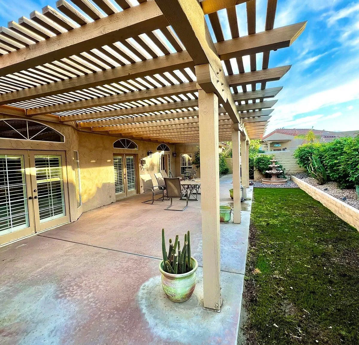 3 bed, 2.5 bath, 3144 sqft, $3,600 — Photo 2