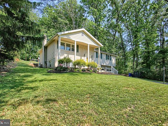 2nd image of 25 Hickory Rd