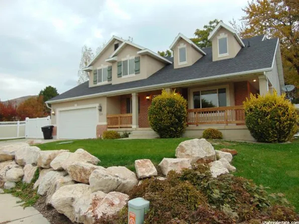 529 S Glynhill Ct, Farmington, UT 84025