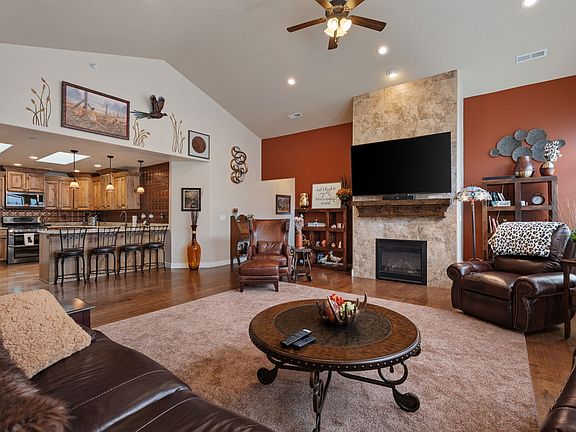 3rd image of 2196 E Valley View Ct N