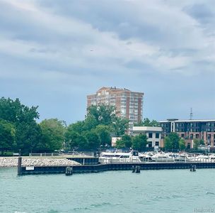 250 E Harbortown Dr APT 907, Detroit, MI, 48207