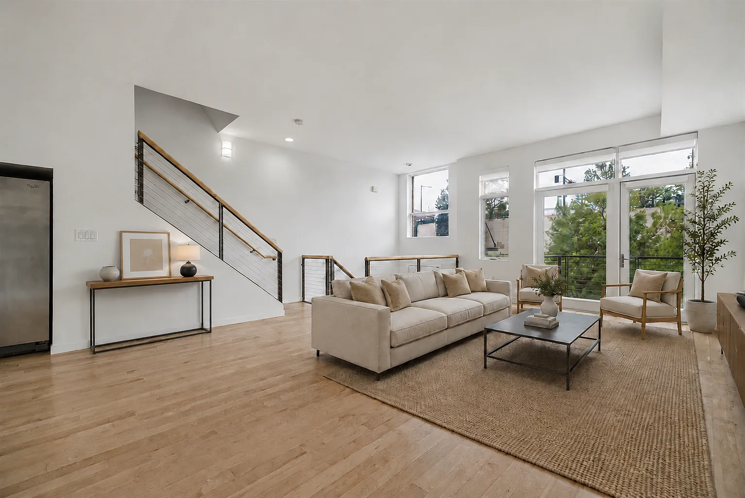 2 bed, 1896 sqft, $3,900 — Photo 1
