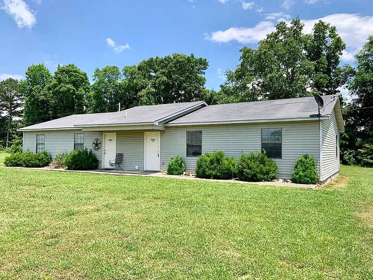 16902 Carter Cir — Photo 1