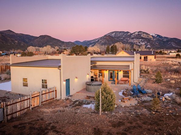 25A Sunset Rd, Arroyo Seco, NM 87514