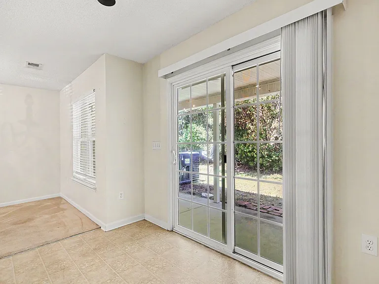 1043 Penny Ln — Photo 20