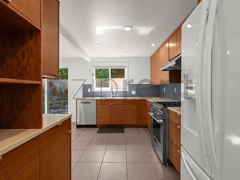 2915 Harris Pl S — Photo 9