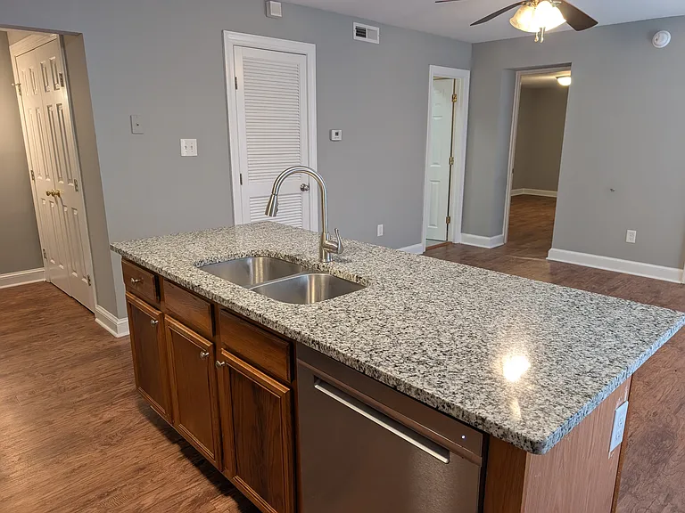 2115 E Marshall St #B — Photo 3
