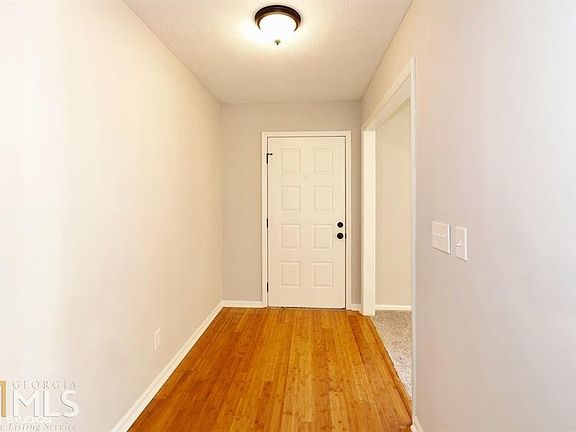 5th image of 400 Brookwood Dr