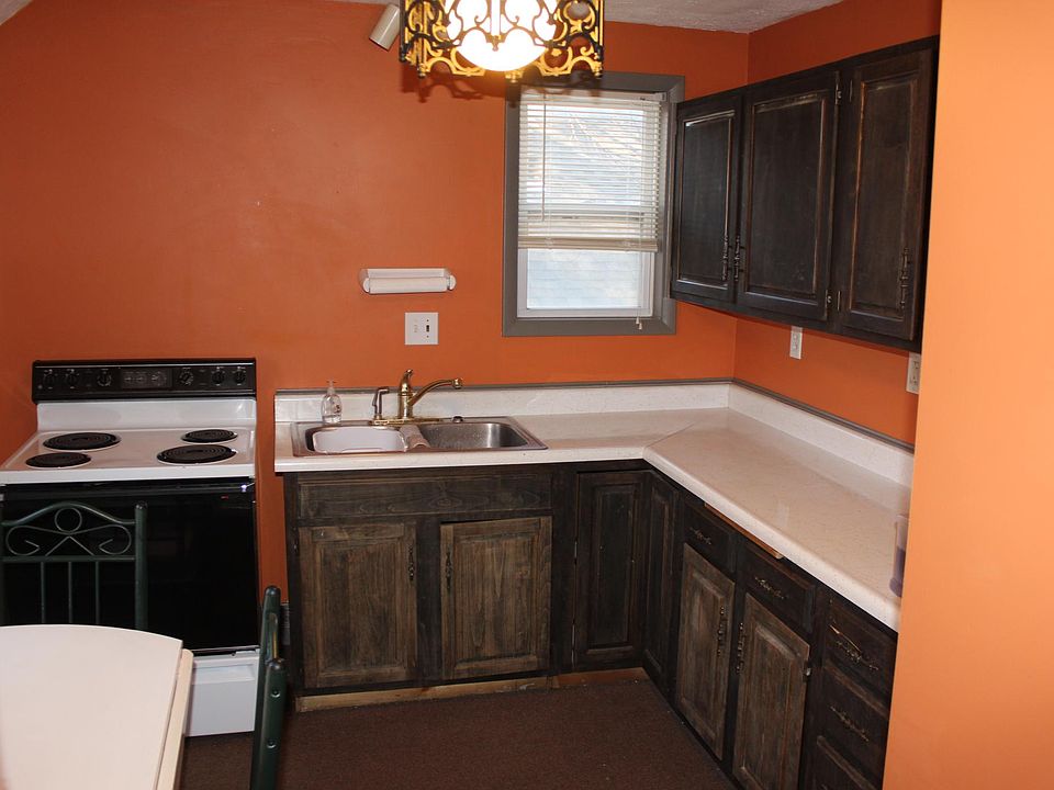 2nd image of 511 Laramie St APT 2