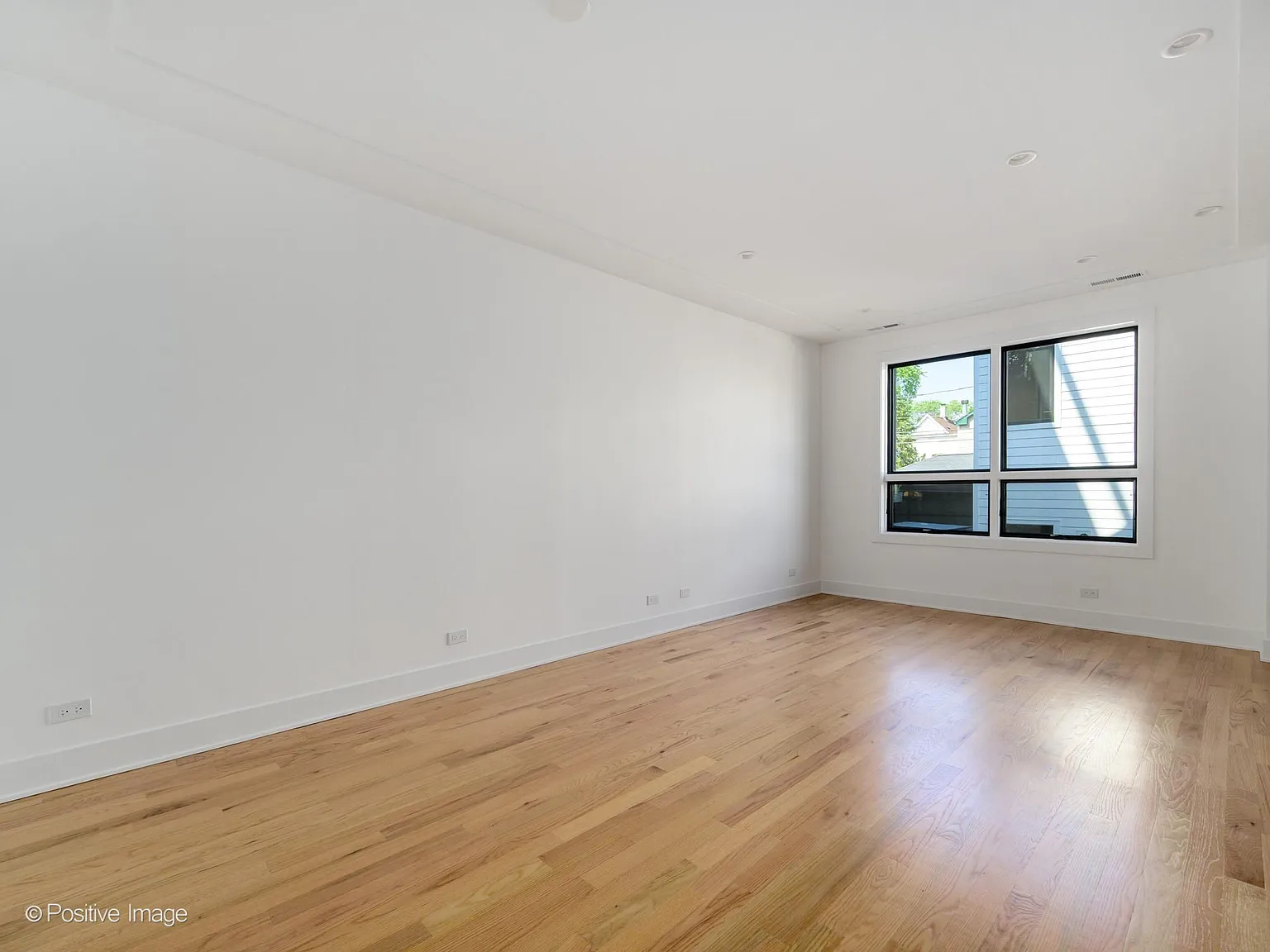 4 bed, 1700 sqft, $5,500 — Photo 4