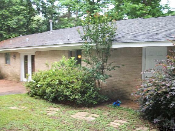 3rd image of 410 E Glenwood Dr