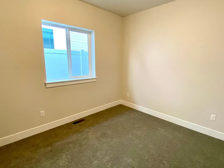 2633 N Bird St — Photo 19