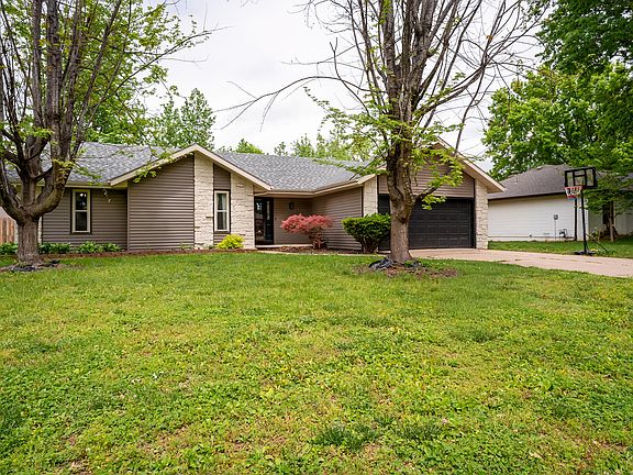 3rd image of 303 Raintree Street
