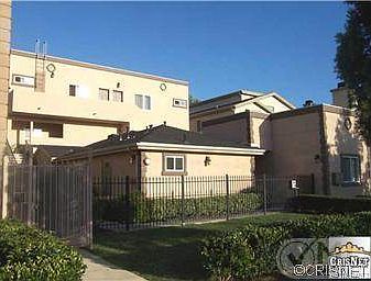 1st image of 6452 Woodley Ave