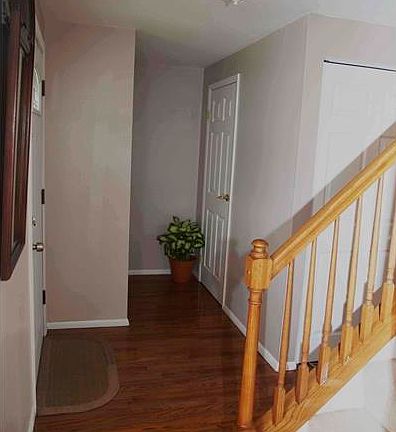 5th image of 9589 Saratoga Dr