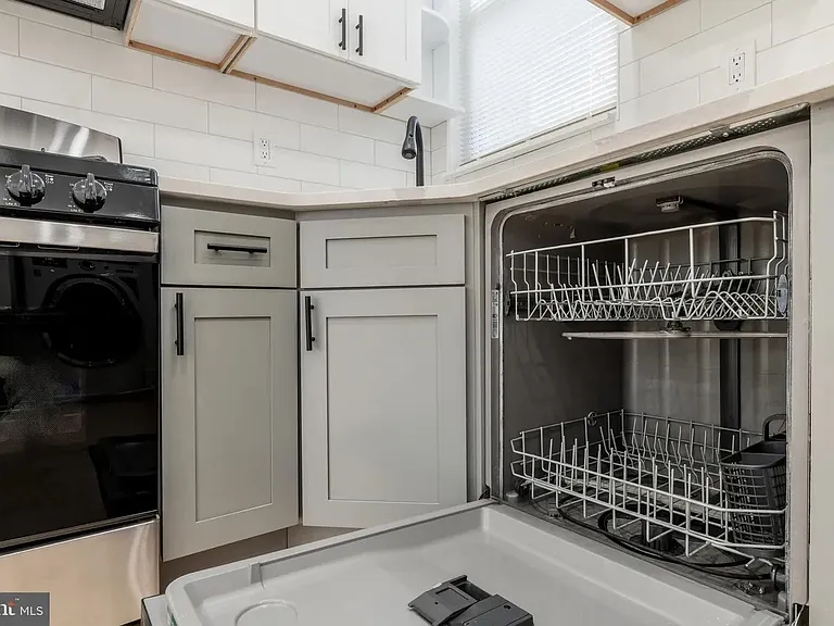703 N 43rd St #1 — Photo 32
