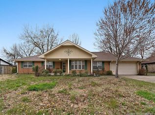 1501 N Choctaw Pl, Claremore, OK 74017