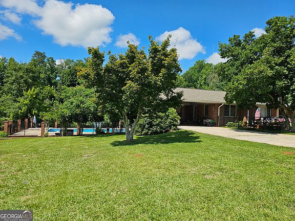 3rd image of 700 Brookwood Dr