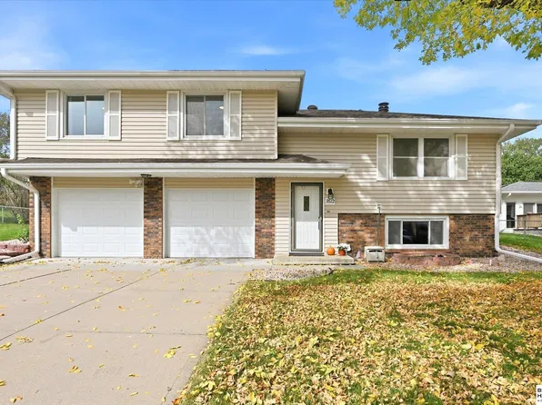 7612 Drexel St, Ralston, NE 68127