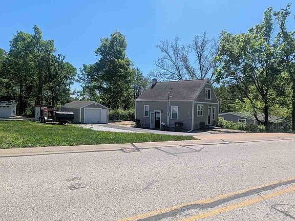 3rd image of 319 Jefferson Ave