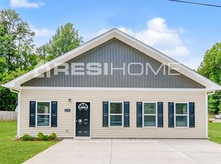 5735 Howard St, Charlotte, NC 28269