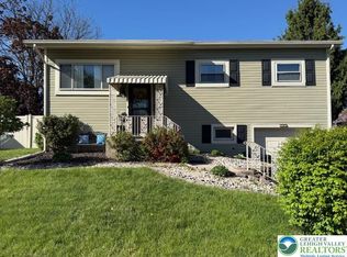 812 Faith Dr, Catasauqua, PA 18032